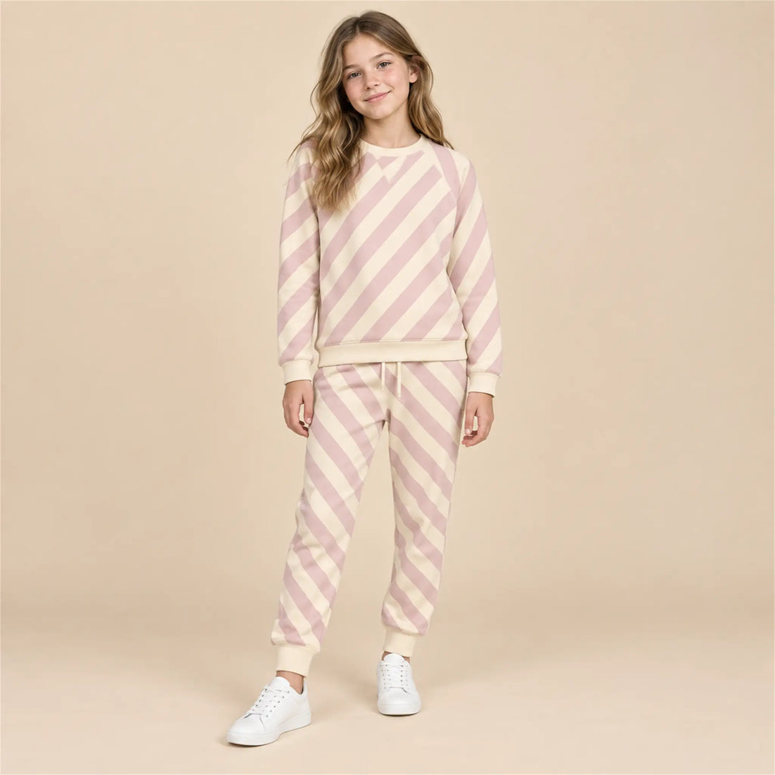Crewneck Sweater &amp; Skinny Sweatpants – 12Y lookbook, look 1