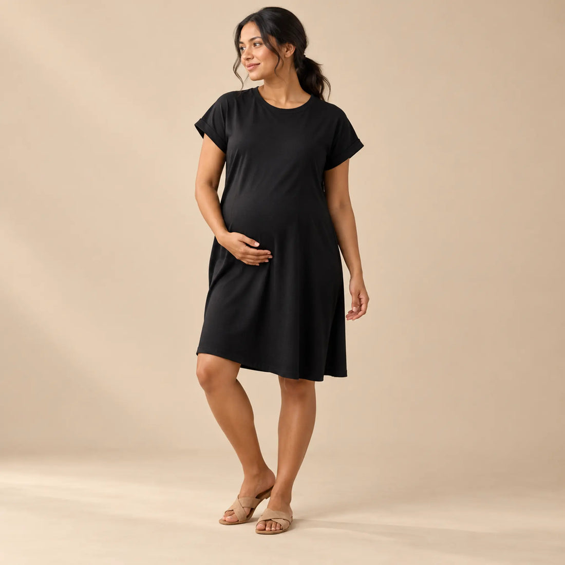 The-shirt dress — maternity lookbook, look 01