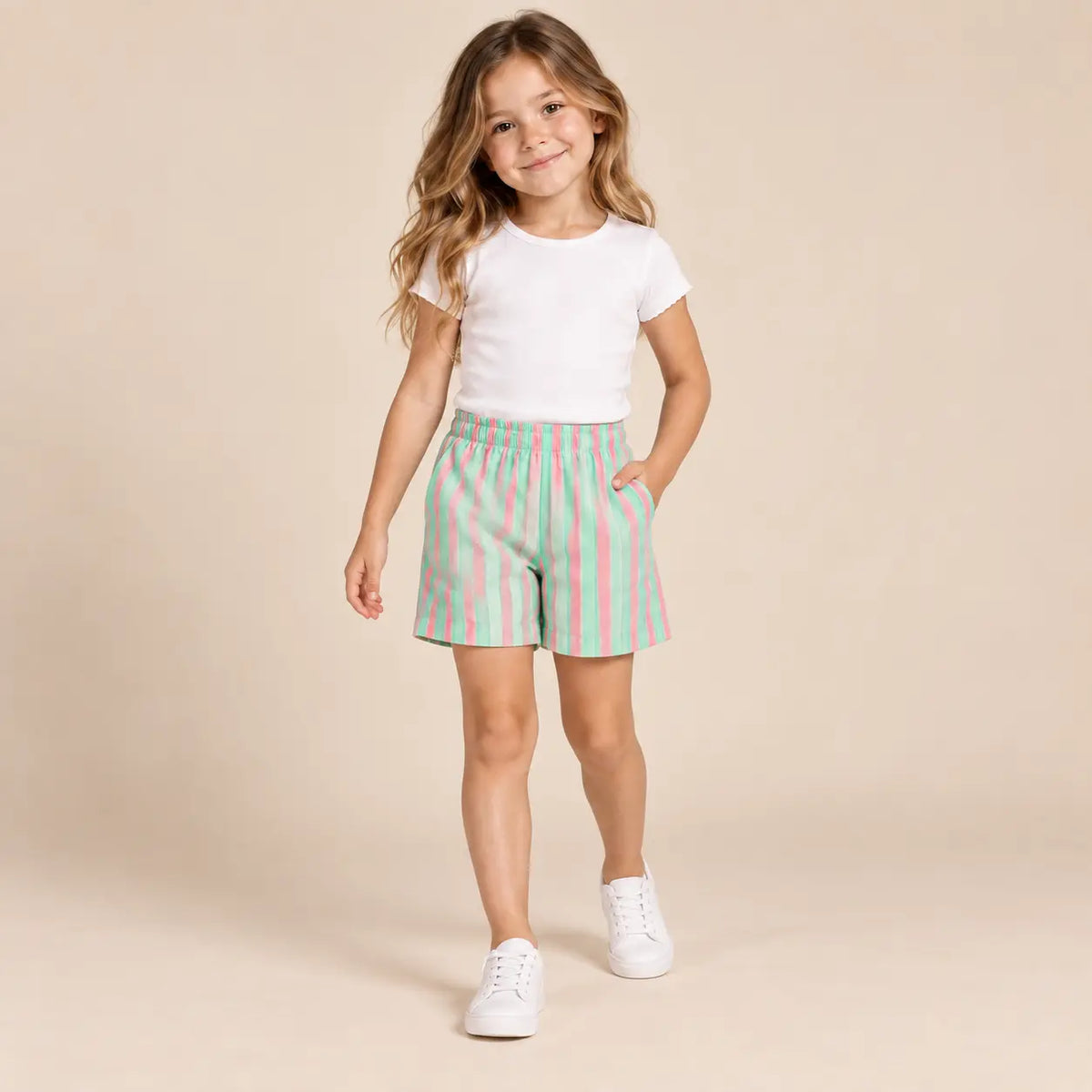 Fluor bermuda - 6Y girl lookbook pose 2