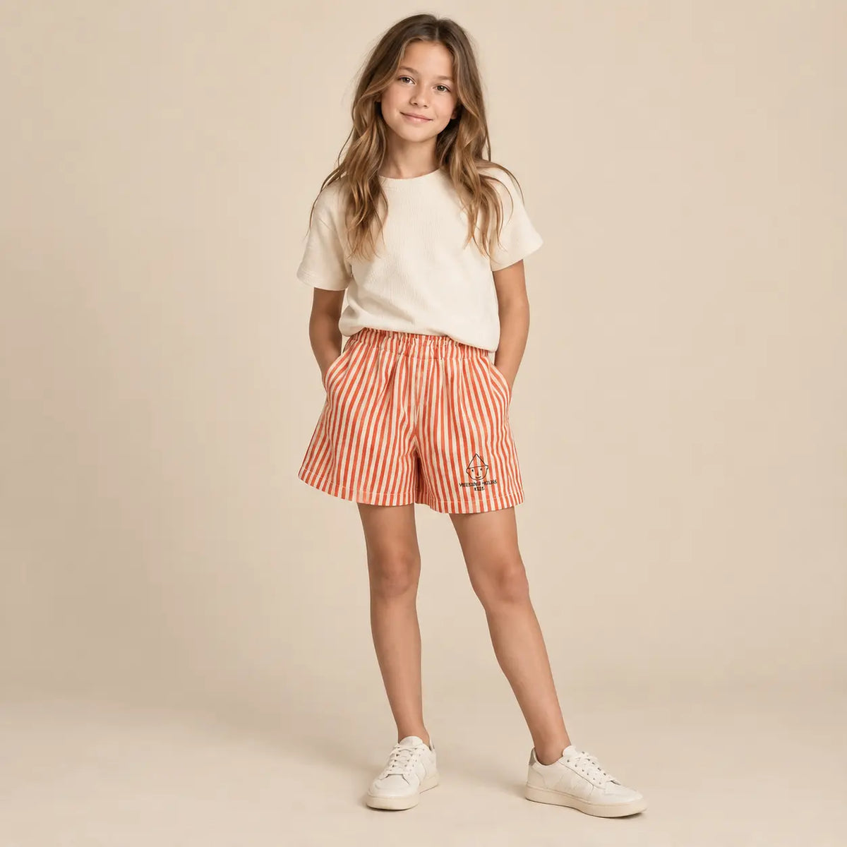 Poets linen logo bermuda - 10Y girl lookbook pose 1