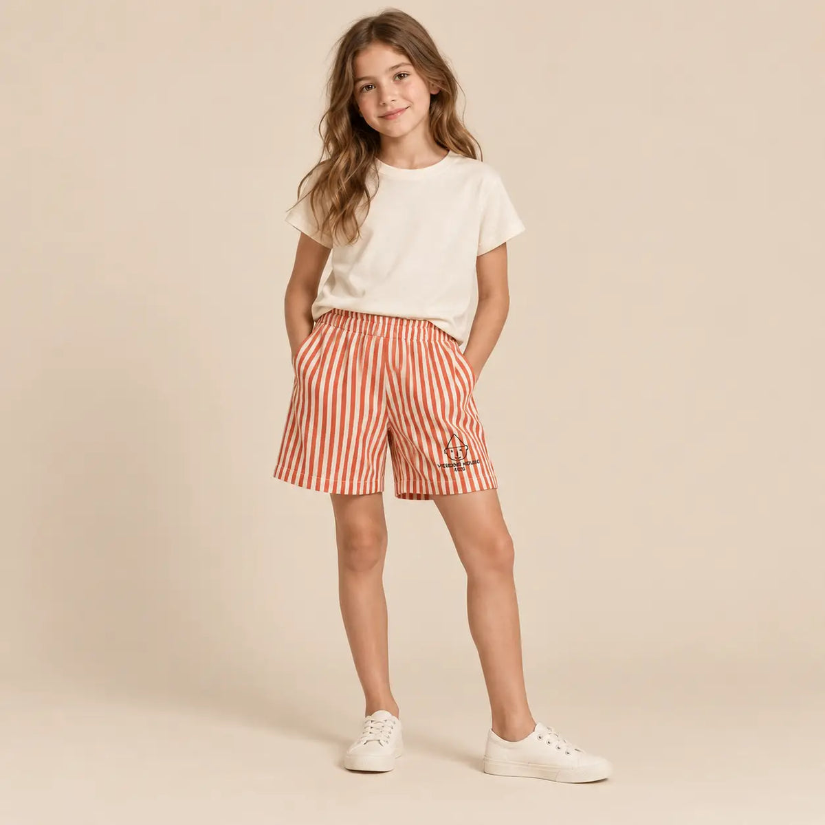 Poets linen logo bermuda - 10Y girl lookbook pose 2