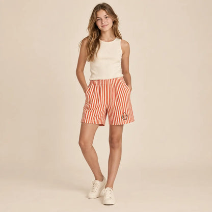 Poets linen logo bermuda - 14Y girl lookbook pose 1